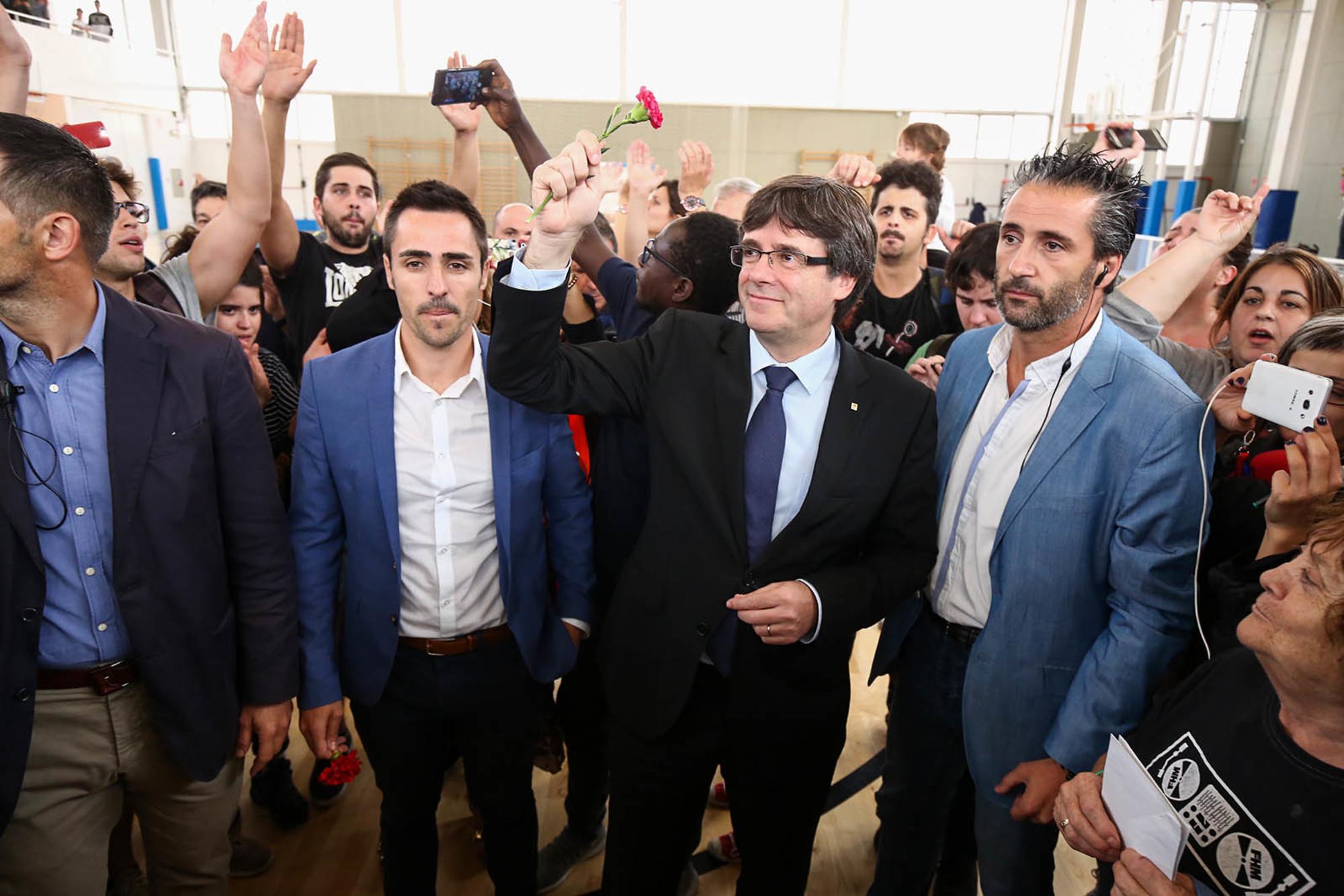 Puigdemont en el pabellón en Sant Julià de Ramis